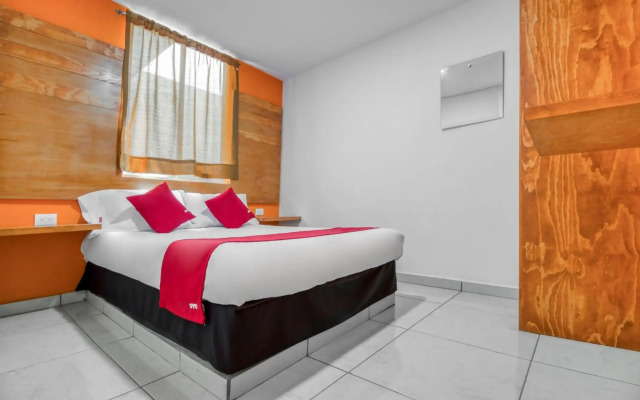 OYO Hotel Familiar Tollan