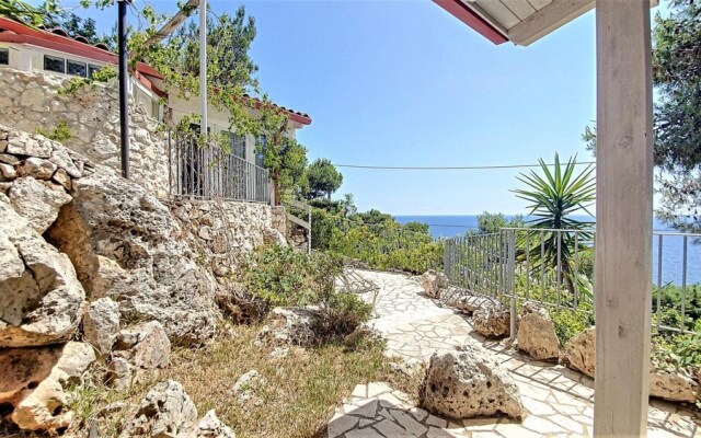 Dis004 in Marittima With 4 Bedrooms and 3 Bathrooms