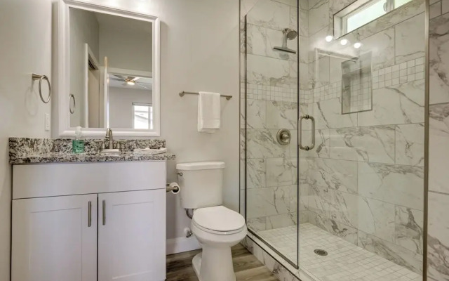 Hurricane Getaway w/ Private Pool, Mtn Views!