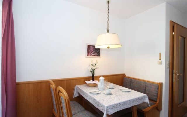 Cozy Apartment in Waidring Near Ski Area