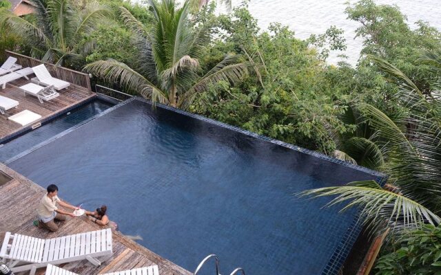 Blue Hill Resort