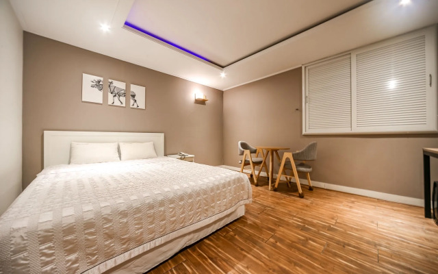 Pohang Daedodong White