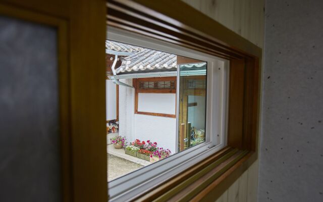 Go Woon Dang Hanok Guest House