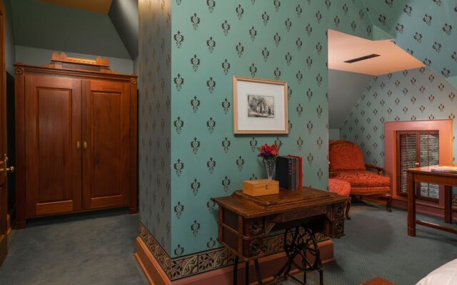 Inn at Pine Terrace