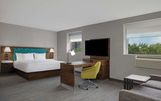 Hampton Inn & Suites by Hilton Toronto Downtown