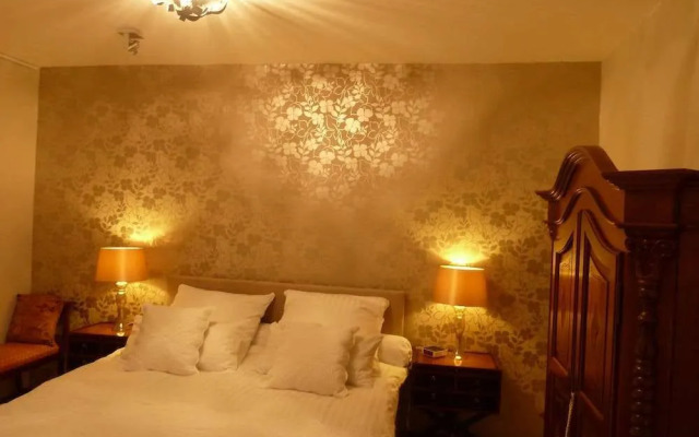 Golden Treasure Deluxe