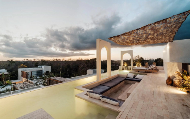 Villa Torana 4br/8pp Private Pool Rooftop Security