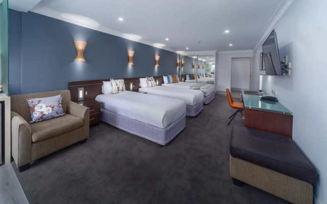 Hyde Park Inn Hotel
