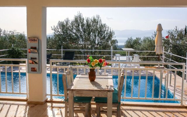 Calypso Lakeview Villas
