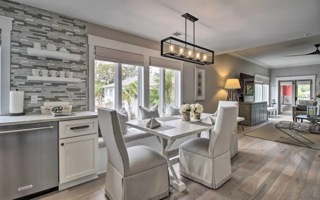 Pet-friendly Villa w/ Balcony in Bluffton!