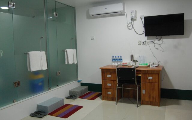 Daw Htay Hotel
