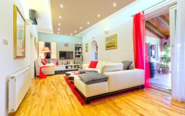 Villa Thousand Roses