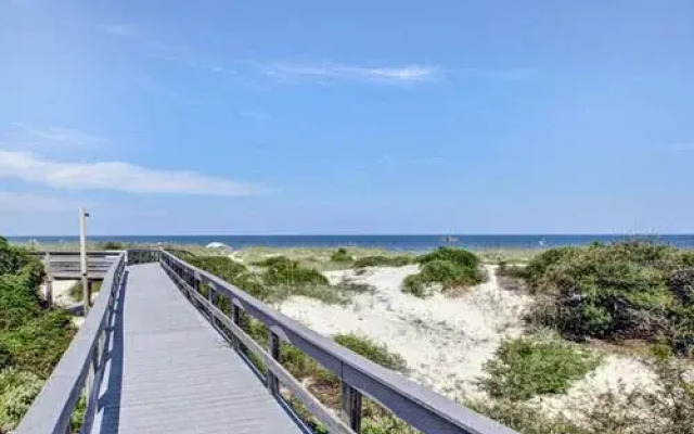 Amelia Surf And Racquet Club condo