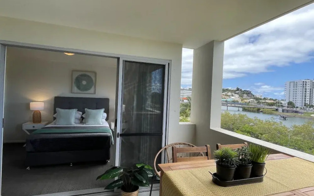 City Stadium Apartment Riverfront 38