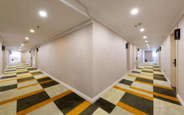 Shell Hotel Huaibei Jinying Plaza Long Distance Bus Station