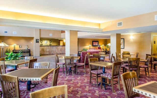 Comfort Inn & Suites York North