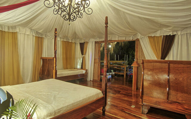 Ocho Artisan Bungalows - Adults only