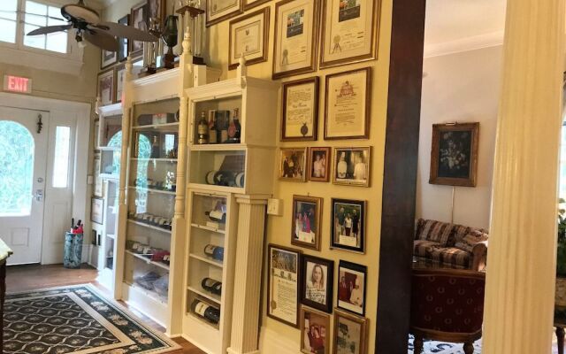 Historic Michabelle Inn