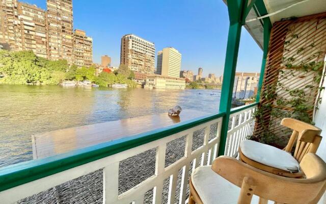 Houseboat65 - Historic home on the Nile - Central Cairo