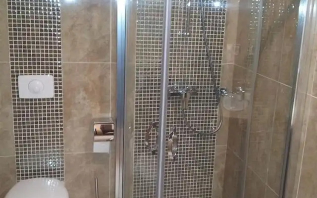 Hotel Azdif