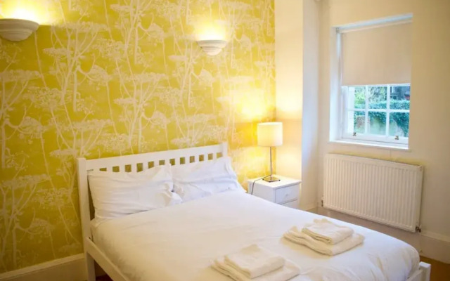 Bright and Spacious New Town Apartment