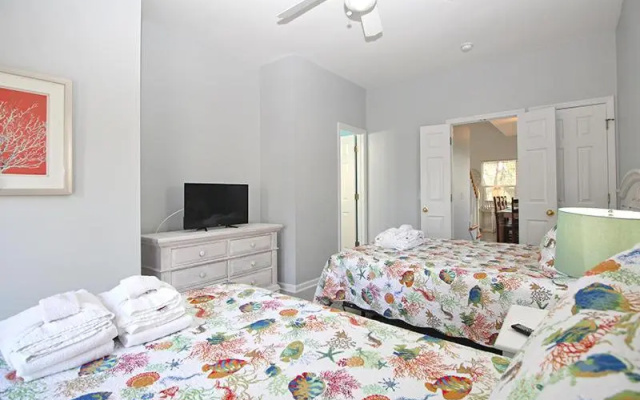Newly Updated Cottage w/ Amazing Golf Course Views - Near Marina & Beach