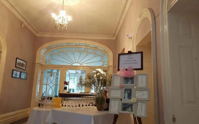 The Antrobus Hotel