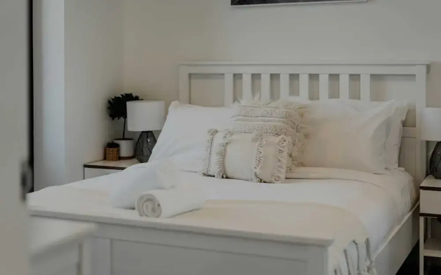 Cosy 1-bed With Pool, Gym ,parking