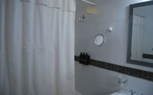Cosmo Mendoza Suites