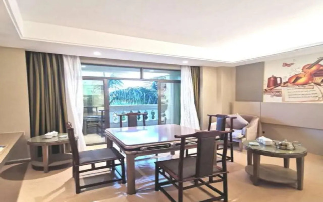 Vienna International Hotel (Haikou Old Town High-speed Railway Station)