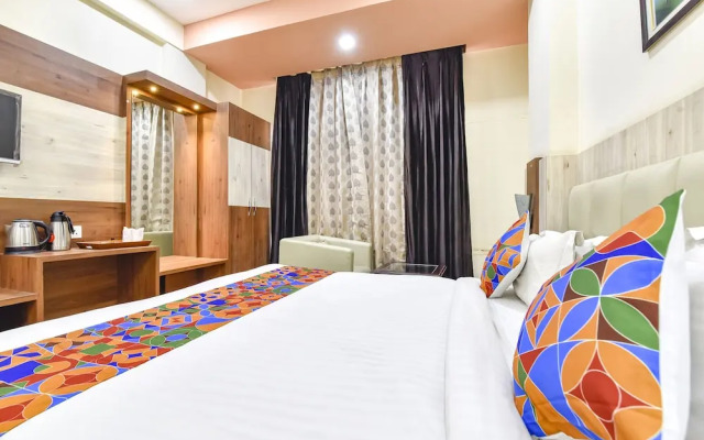 Fabhotel Golden Palms