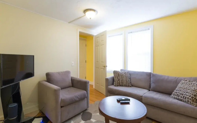 Kendall Square Apartments by Next Star