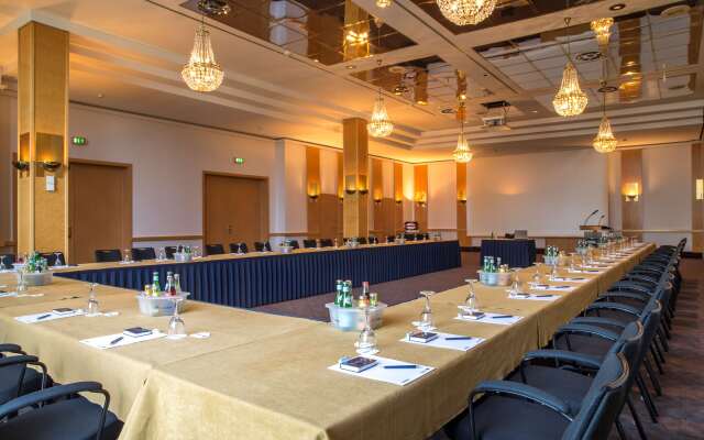 Radisson Blu Senator Hotel