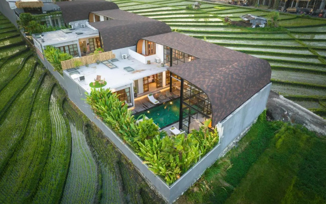 Villa Mango 3 - Amazing 4-bdr Villa in Berawa ! PERFECT LOCATION !