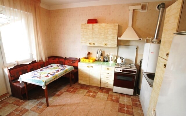 Na Krasnozelenykh 38 Guest House