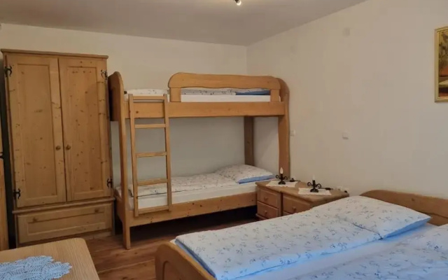 Apartmaji Pod macesnovo streho