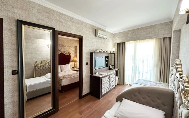 Laur Hotels
