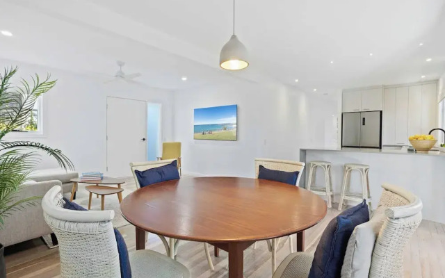 Mermaid Beachside Apartment - Direct Beach Access