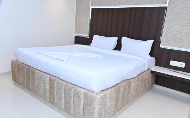 Grand Manor Suites