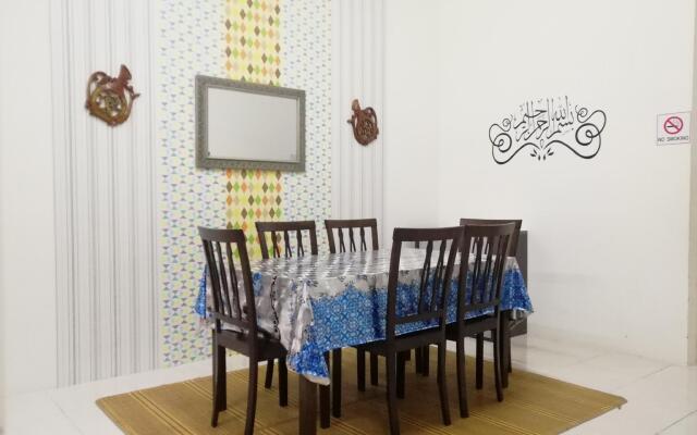 Cameronian Muslim Homestay