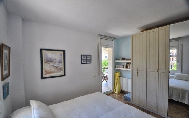 2BR Center & Swimming Pool