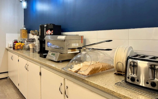 Econo Lodge Motel Village