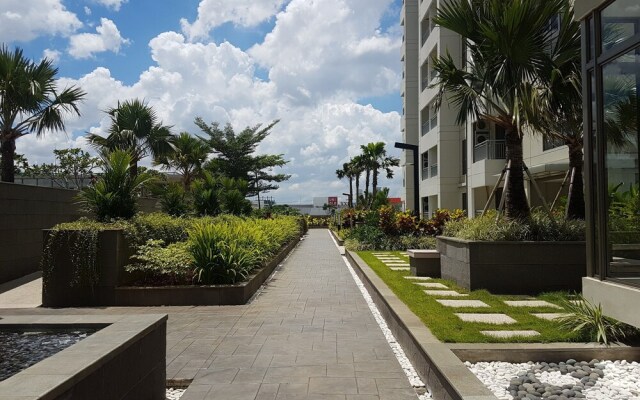 1BR Midtown Signature Apartment with Sofa Bed