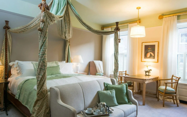 The Ivy Hotel