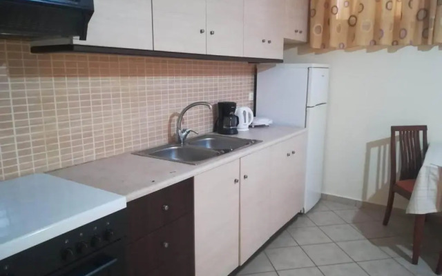 Little Yard Studios & Apartments #4