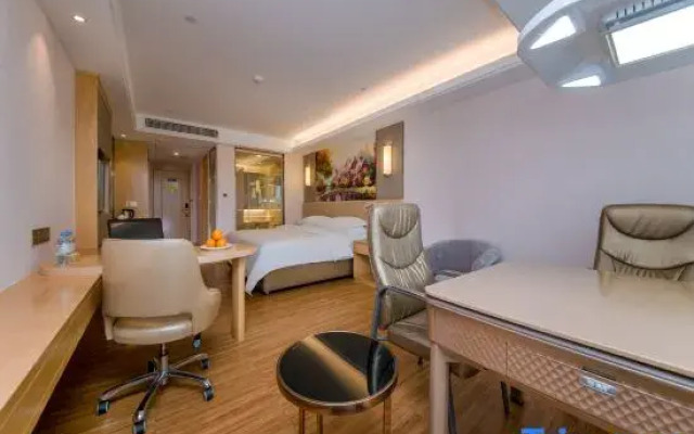 Vienna Hotel (Wuhan Aeon Jiangxiaketing Metro Station)