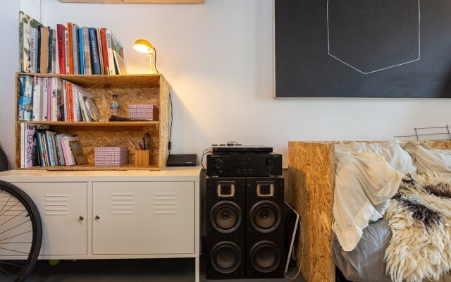 Studio Flat Along The Canal In Hackney