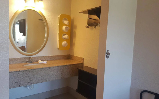 Motel 6 Columbus, OH - OSU