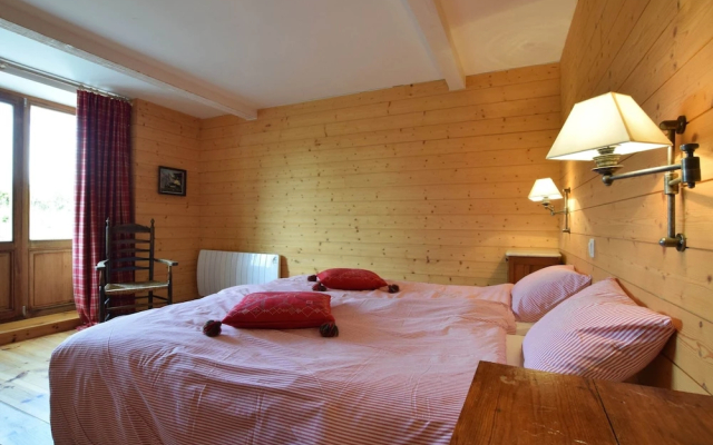 Rural Renovated Farmhouse With Large Garden - фото 3