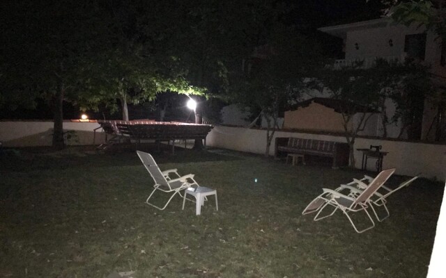 Meryem Ana Apart